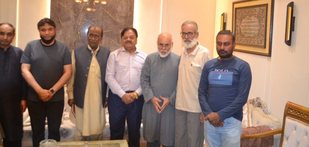 Event in honor of Noor Amrohvi by Mahmood Ahmed Khanb, Sakinan e Shahar e Quaid